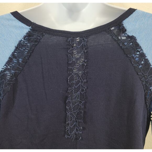Energie Navy Blue  Light Blue Heathered Raglan 3/4 Sleeves Large Lace Detail - Picture 3 of 6